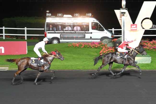 Arrivée quinté pmu GRAND PRIX DE L'EQUIPE DE FRANCE DE FOOT à PARIS-VINCENNES