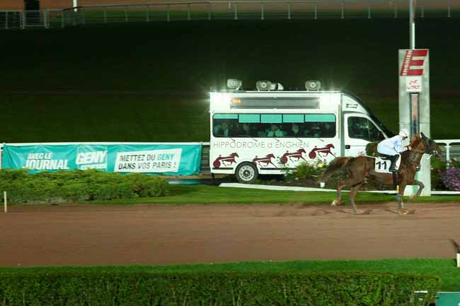 Arrivée quinté pmu PRIX DU JARDIN DU LUXEMBOURG à ENGHIEN