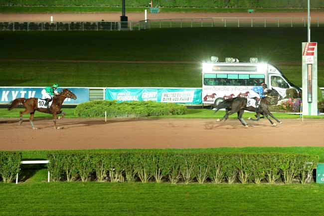 Arrivée quinté pmu PRIX DU PONT NEUF à ENGHIEN