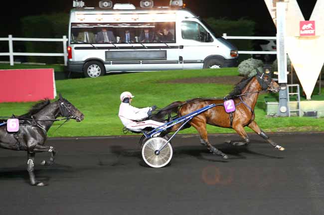 Arrivée quinté pmu PRIX ALGINA à PARIS-VINCENNES