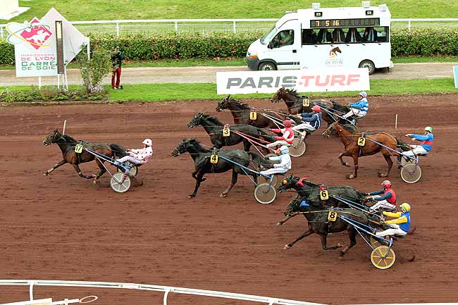 Arrivée quinté pmu PRIX GENY.COM - PARIS-TURF à LYON LA SOIE