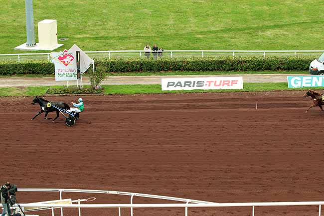 Arrivée quinté pmu PRIX DE L'UNAT à LYON LA SOIE