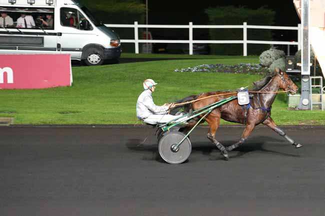Arrivée quinté pmu PRIX TIMOCHARIS à PARIS-VINCENNES