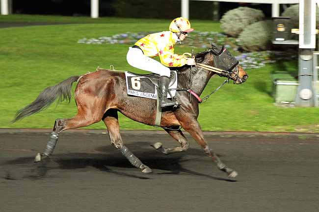 Arrivée quinté pmu PRIX JUSTICIA à PARIS-VINCENNES