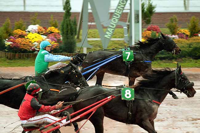 Arrivée quinté pmu GRAND PRIX DES AMATEURS à MAUQUENCHY
