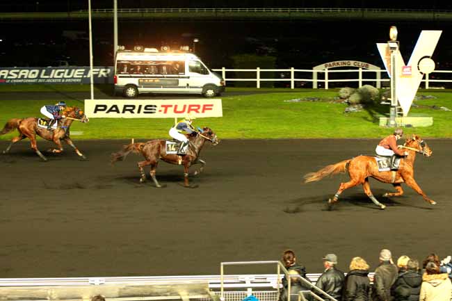 Arrivée quinté pmu PRIX D'AMBRIERES-LES-VALLEES à PARIS-VINCENNES