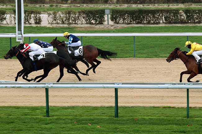 Arrivée quinté pmu PRIX DE LA FERRIERE-AU-DOYEN à DEAUVILLE