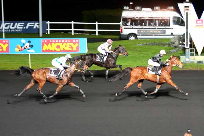 Arrivée quinté pmu PRIX DE ROANNE à PARIS-VINCENNES