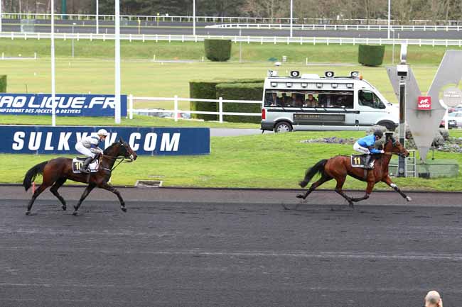 Arrivée quinté pmu PRIX DE MONTREUIL à PARIS-VINCENNES
