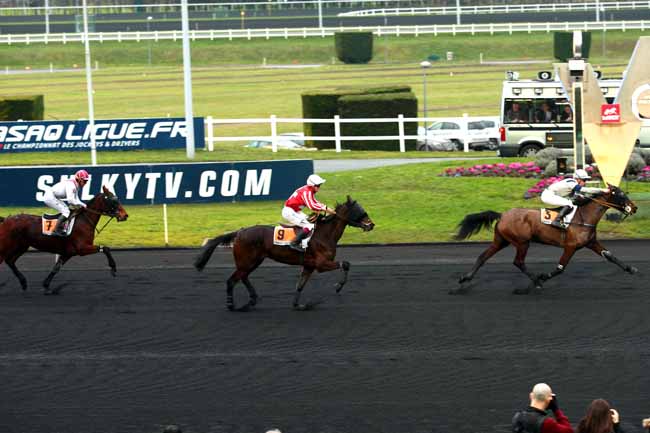 Arrivée quinté pmu PRIX DE DOZULE à PARIS-VINCENNES