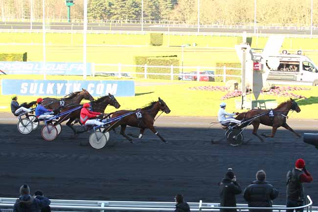 Arrivée quinté pmu PRIX DE LA CHARTRE-SUR-LE-LOIR à PARIS-VINCENNES