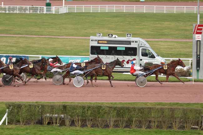 Arrivée quinté pmu PRIX DE SAINT-PIERRE-LE-MOUTIER à ENGHIEN