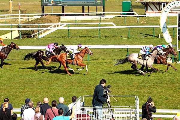 Arrivée quinté pmu PRIX DE PICARDIE à COMPIEGNE