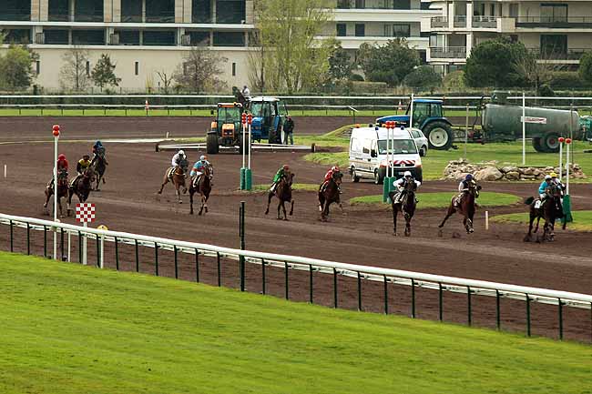 Arrivée quinté pmu PRIX DES CAVES SAINT-MARC DE CAROMB à MARSEILLE-BORELY