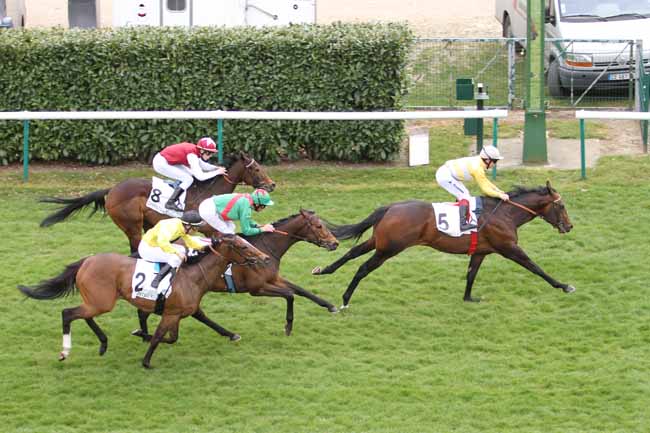 Arrivée quinté pmu PRIX DE LA VICTOIRE à CHANTILLY