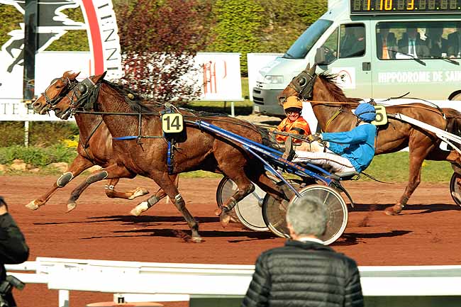 Arrivée quinté pmu PRIX DE LA CHORALE DE ROANNE à SAINT GALMIER