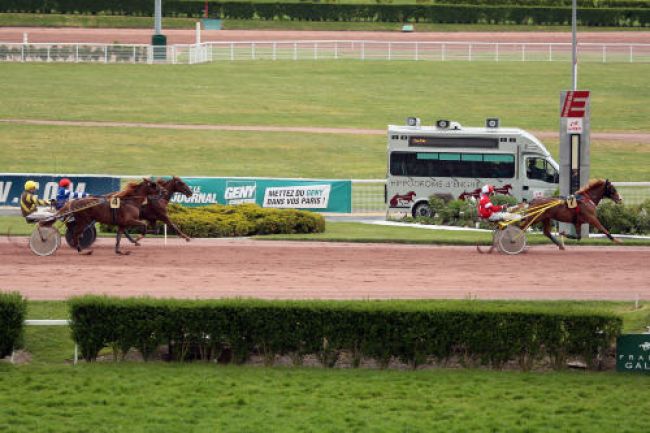 Arrivée quinté pmu PRIX DU PONT ALEXANDRE III à ENGHIEN