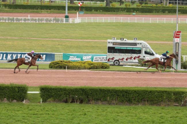 Arrivée quinté pmu PRIX DE LA PLACE DE LA SORBONNE à ENGHIEN