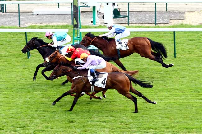 Arrivée quinté pmu PRIX DE VILLENEUVE L'ETANG à LONGCHAMP
