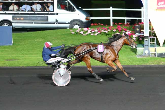 Arrivée quinté pmu PRIX DES FEDERATIONS OUEST ET BASSE-NORMANDIE à PARIS-VINCENNES