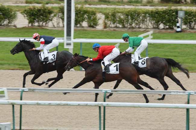 Arrivée quinté pmu PRIX DE L'HOTELLERIE à DEAUVILLE
