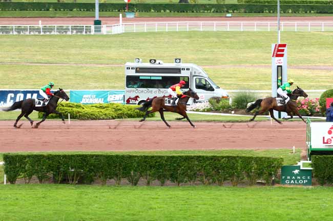 Arrivée quinté pmu PRIX DE LA PLACE DES VICTOIRES à ENGHIEN