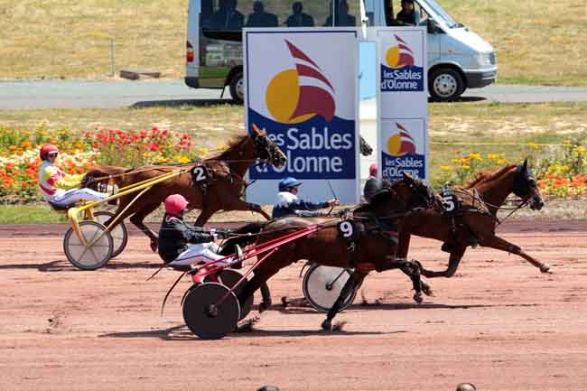Arrivée quinté pmu PRIX DE LA VILLE D'OLONNE-SUR-MER à LES SABLES D'OLONNE