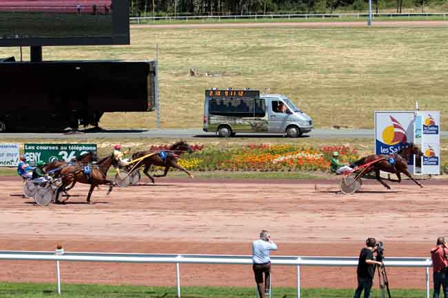 Arrivée quinté pmu PRIX DE LA VILLE DE TALMONT-SAINT-HILAIRE à LES SABLES D'OLONNE