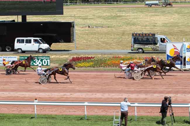 Arrivée quinté pmu PRIX DE LA SOCIETE DES COURSES DE ST-JEAN-DE-MONTS à LES SABLES D'OLONNE
