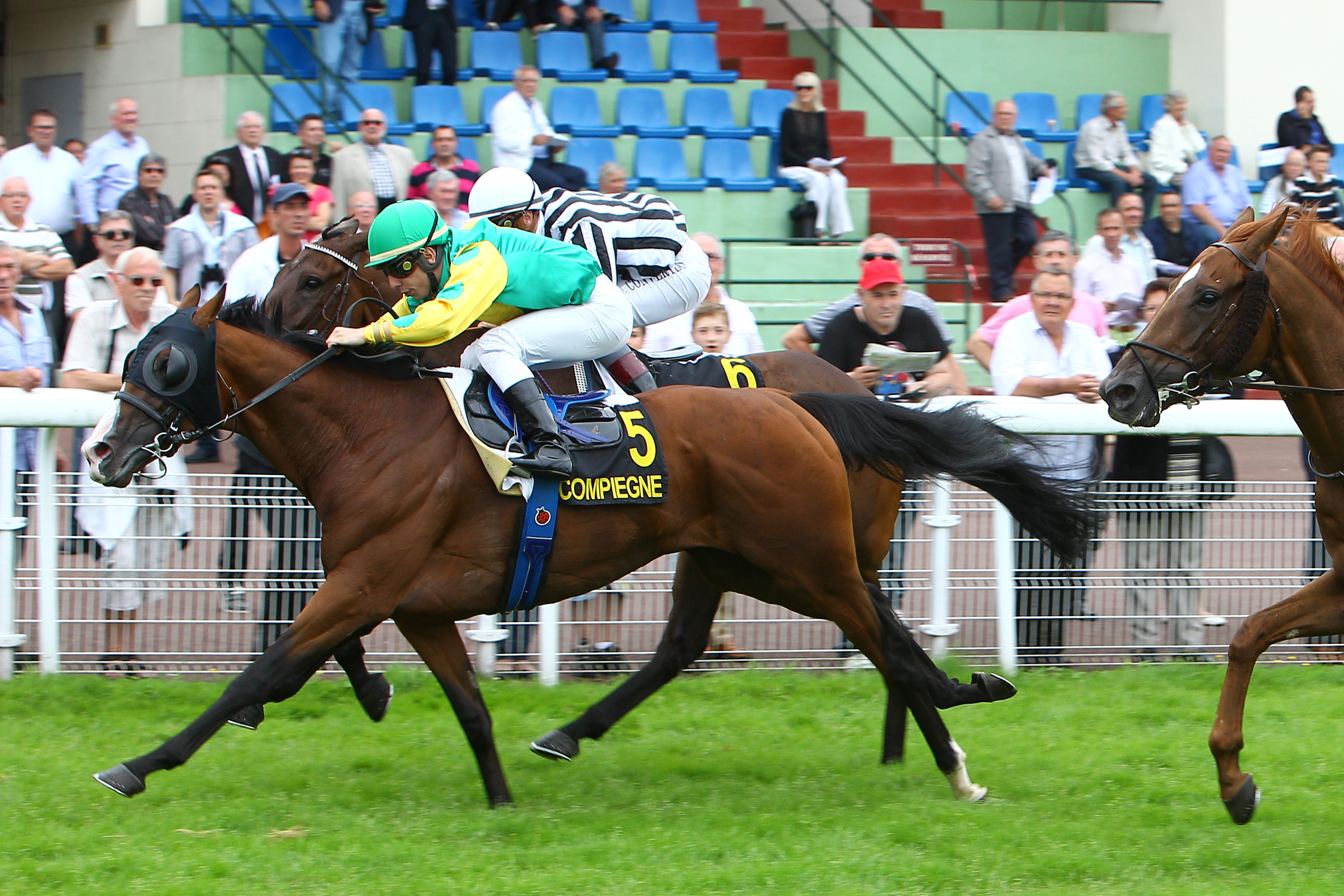 Arrivée quinté pmu PRIX DE SAINT-SAUVEUR à COMPIEGNE