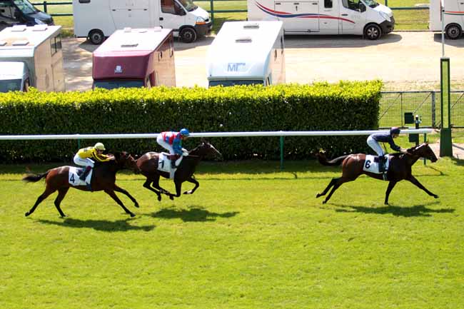 Arrivée quinté pmu PRIX DU SOLEIL DE BRETAGNE à CHANTILLY