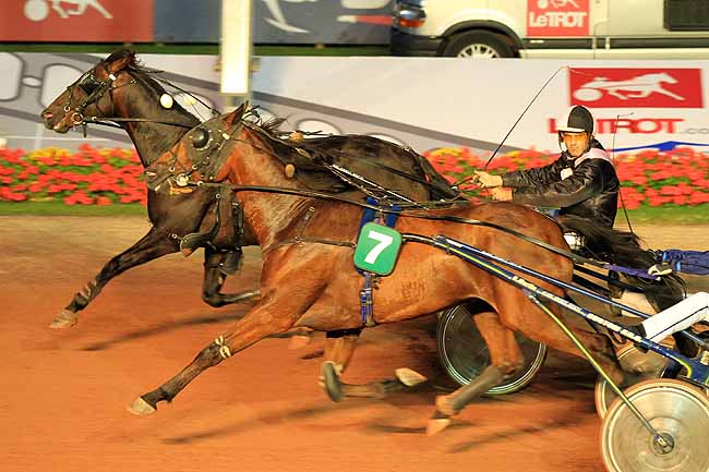 Arrivée quinté pmu PRIX DE LA VILLE D'HOULGATE à CABOURG