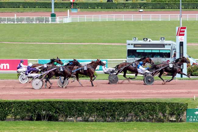 Arrivée quinté pmu PRIX DE LA PORTE MONTMARTRE à ENGHIEN