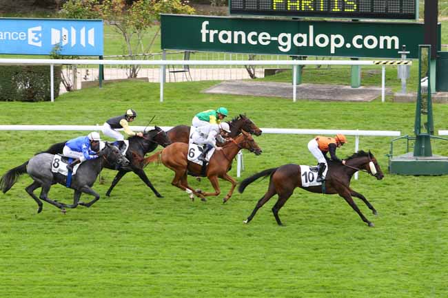 Photo d'arrivée de la course pmu PRIX DE FONTENAY à SAINT-CLOUD le Jeudi 8 octobre 2015