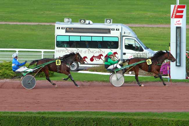 Photo d'arrivée de la course pmu PRIX DE PONT SAINT-MARTIN à ENGHIEN le Jeudi 8 octobre 2015