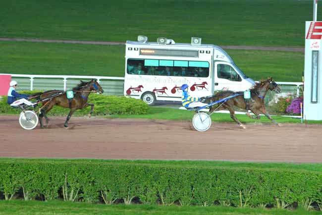 Photo d'arrivée de la course pmu PRIX DU PONT DE LA TOURNELLE à ENGHIEN le Jeudi 8 octobre 2015