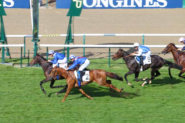 Photo d'arrivée de la course pmu PRIX DU 20EME ANNIVERSAIRE DU JUMELAGE D'EPSOM ET CHANTILLY à CHANTILLY le Vendredi 9 octobre 2015