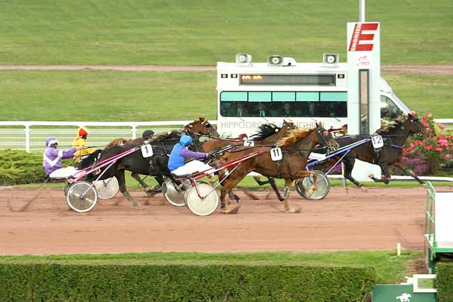 Photo d'arrivée de la course pmu PRIX DE L'HERAULT (GR B) à ENGHIEN le Jeudi 15 octobre 2015