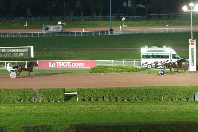 Photo d'arrivée de la course pmu PRIX DE LA PORTE DE LA VILLETTE à ENGHIEN le Jeudi 15 octobre 2015