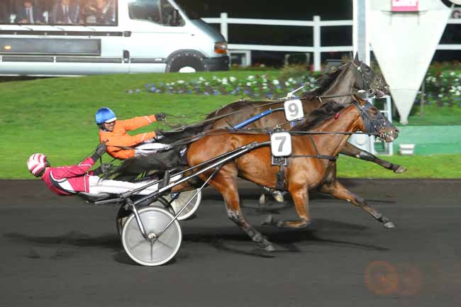Photo d'arrivée de la course pmu PRIX THEMIS à PARIS-VINCENNES le Vendredi 16 octobre 2015