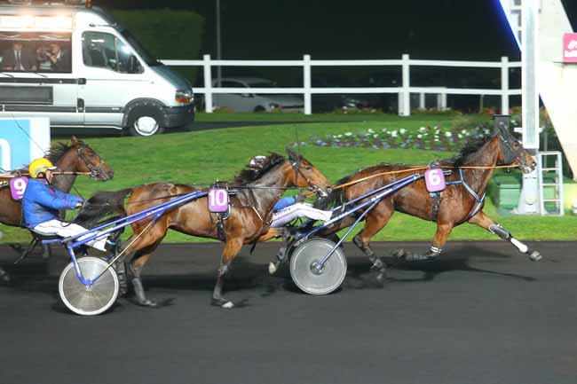 Photo d'arrivée de la course pmu PRIX ALUDRA à PARIS-VINCENNES le Vendredi 16 octobre 2015