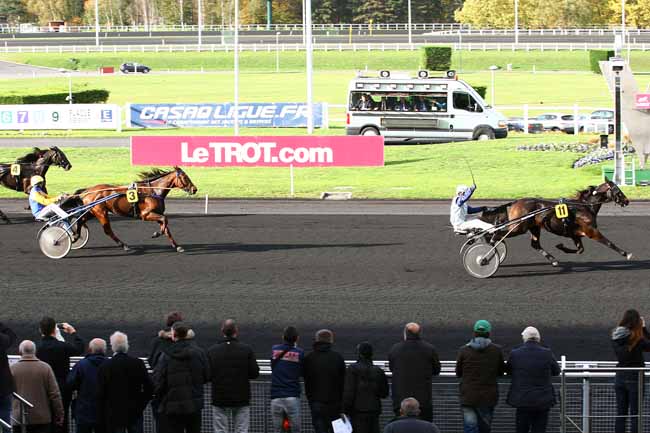Photo d'arrivée de la course pmu PRIX DES CEVENNES à PARIS-VINCENNES le Mercredi 28 octobre 2015