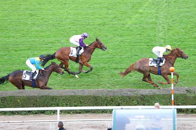 Photo d'arrivée de la course pmu PRIX MONADE à SAINT-CLOUD le Jeudi 29 octobre 2015