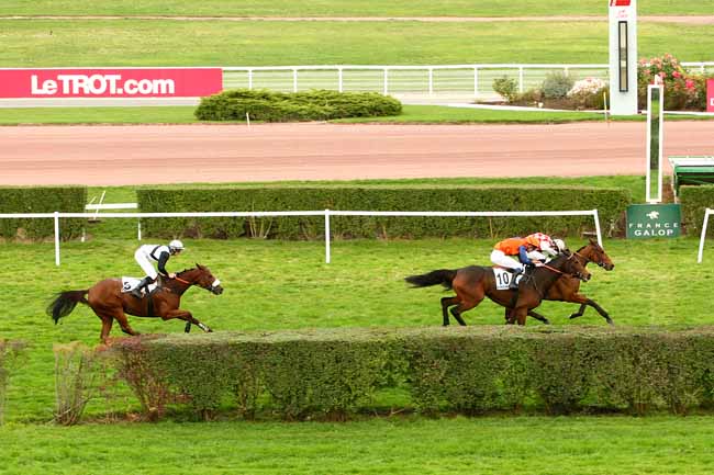 Photo d'arrivée de la course pmu PRIX ELISA à ENGHIEN le Jeudi 29 octobre 2015