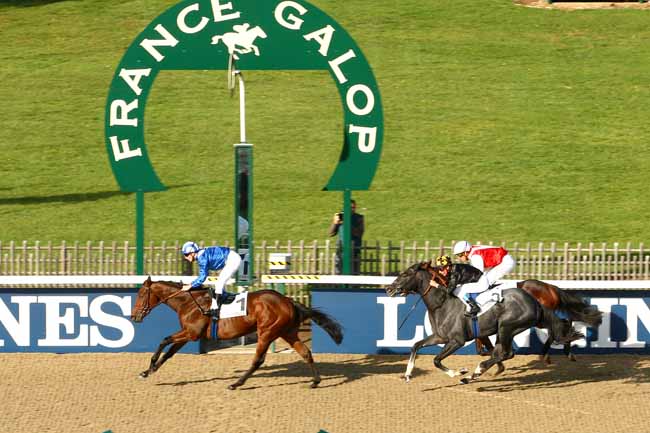 Photo d'arrivée de la course pmu PRIX DIX CORS à CHANTILLY le Vendredi 30 octobre 2015