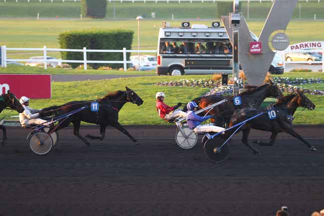 Photo d'arrivée de la course pmu PRIX DE MORLAIX (GR A) à PARIS-VINCENNES le Lundi 2 novembre 2015