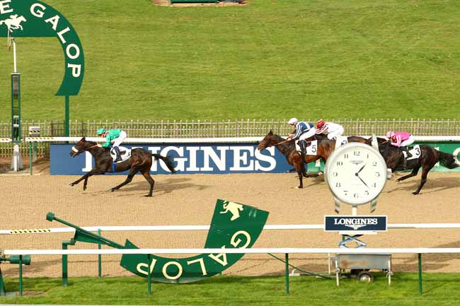 Photo d'arrivée de la course pmu PRIX DU MOULIN-A-VENT à CHANTILLY le Mardi 3 novembre 2015