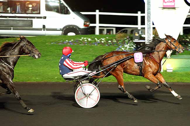 Photo d'arrivée de la course pmu PRIX GEMINUS à PARIS-VINCENNES le Mardi 3 novembre 2015