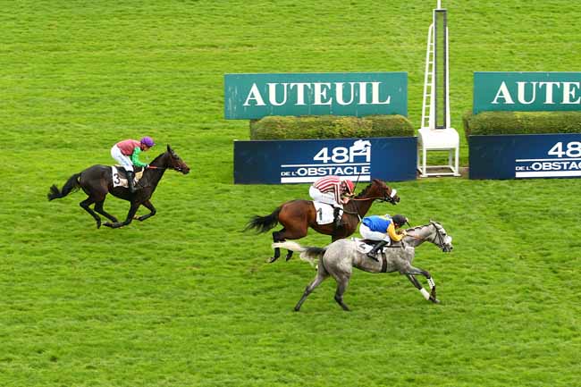 Photo d'arrivée de la course pmu PRIX CONGRESS à AUTEUIL le Samedi 7 novembre 2015