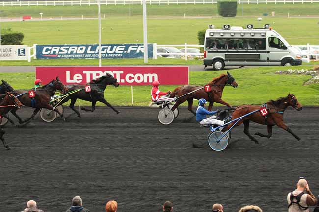 Photo d'arrivée de la course pmu PRIX ATLANTIC à PARIS-VINCENNES le Jeudi 12 novembre 2015